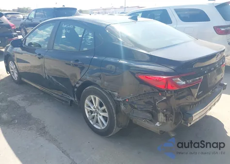 2025 Toyota Camry Le z USA, uszkodzony, nr VIN 4T1DAACK8SU003494